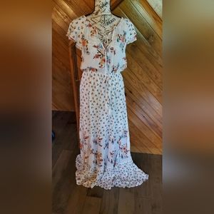 Petal Roz white floral maxi dress size medium. Perfect condition.